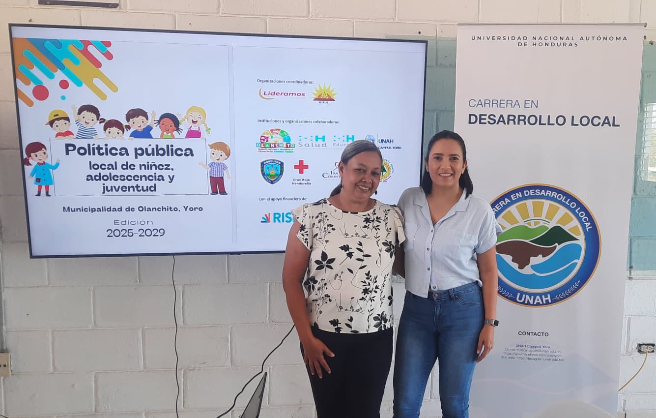 Mujeres participando en capacitación